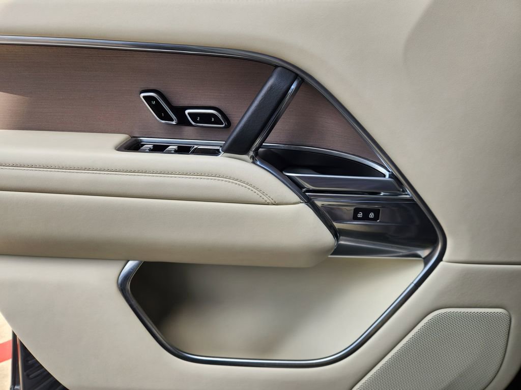 Used 2023 Land Rover Range Rover SE image 21