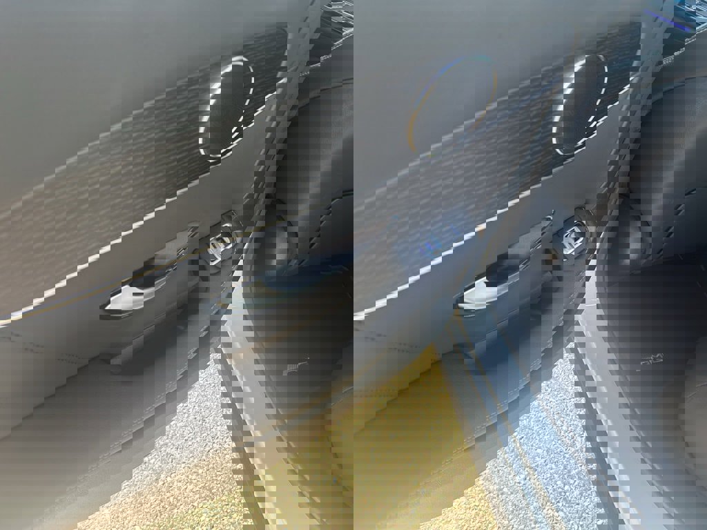 Used 2022 Mercedes-Benz GLC 300 300 4matic image 15