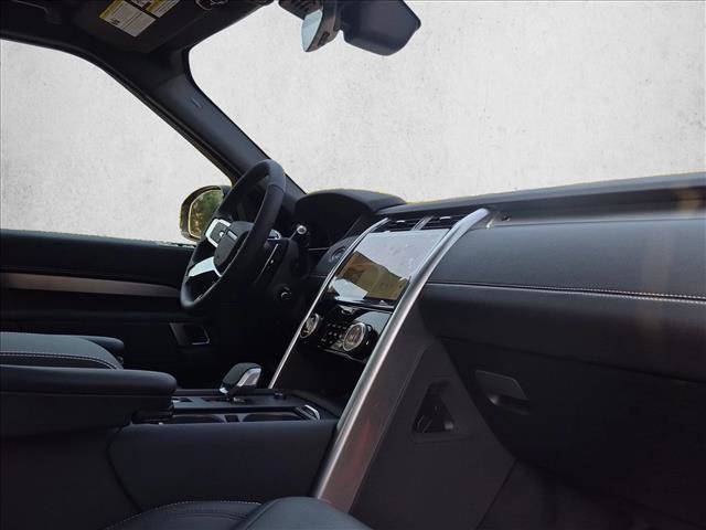 New 2026 Land Rover Discovery Limited Edition AWD/4WD image 28