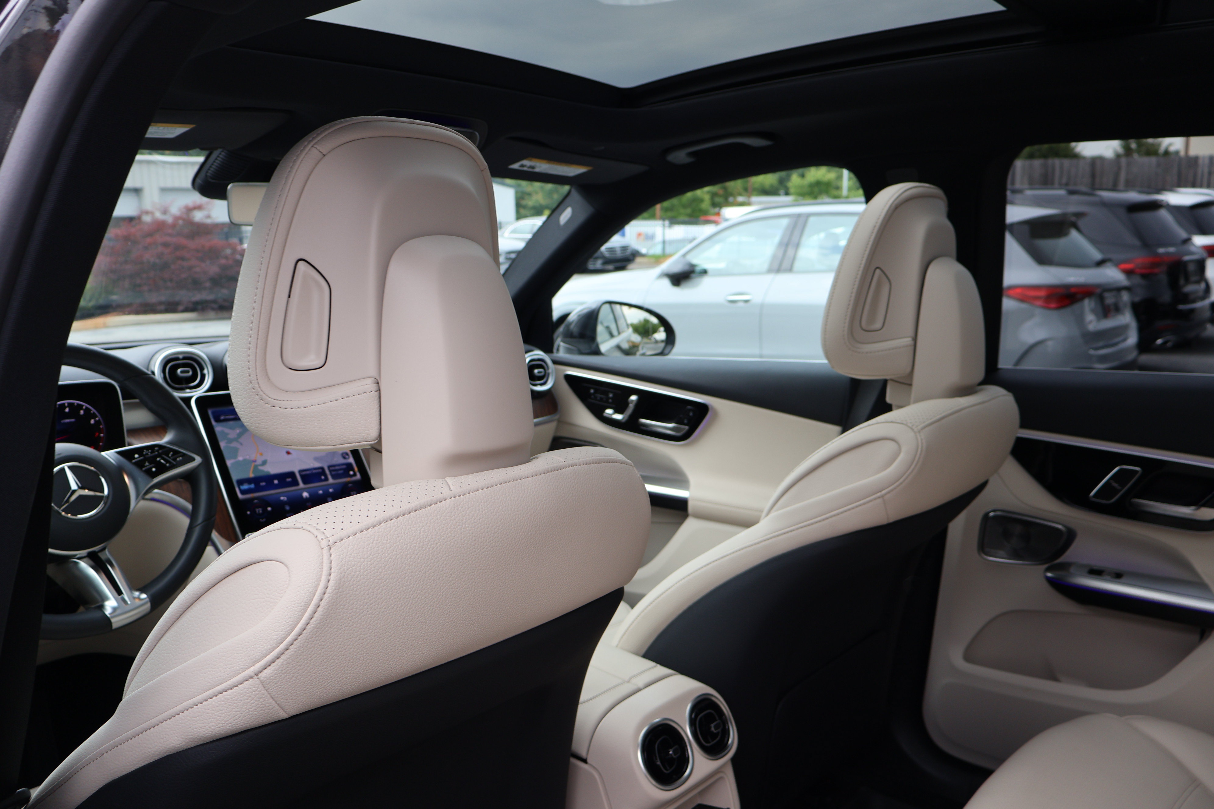 Used 2026 Mercedes-Benz GLC 300 image 19