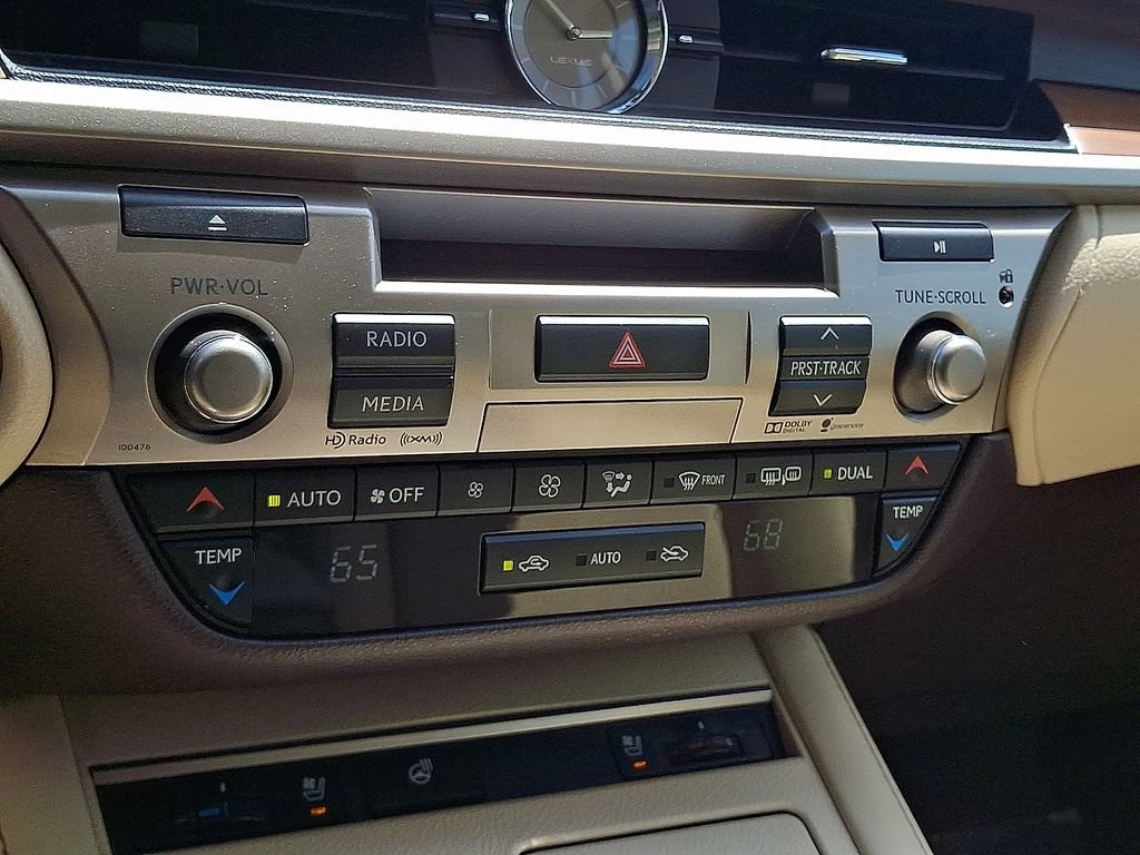 Used 2016 Lexus ES 300h w/ Navigation System Package FWD image 14