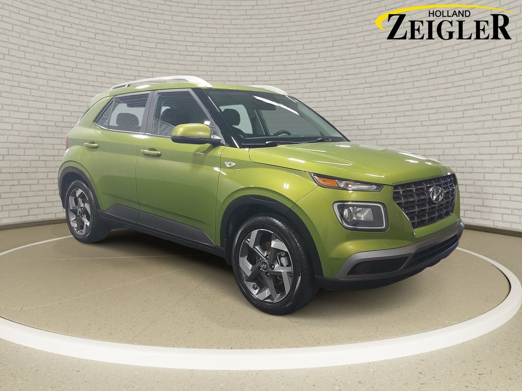 Certified 2024 Hyundai Venue SEL FWD image 3