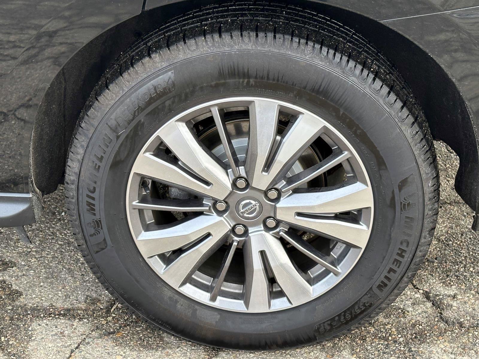 Used 2019 Nissan Pathfinder SL image 7