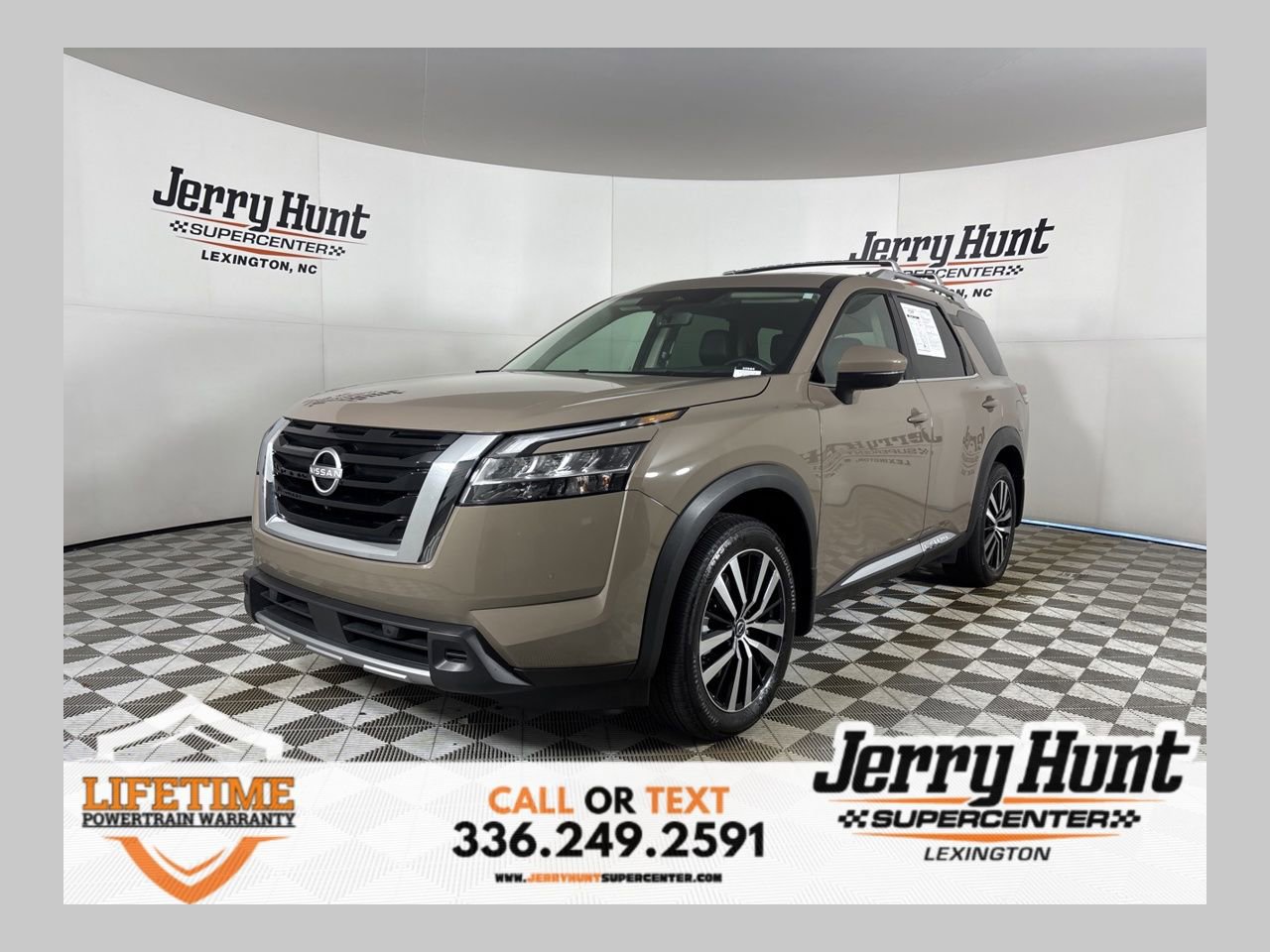 Used 2024 Nissan Pathfinder Platinum w/ Cargo Package image 1