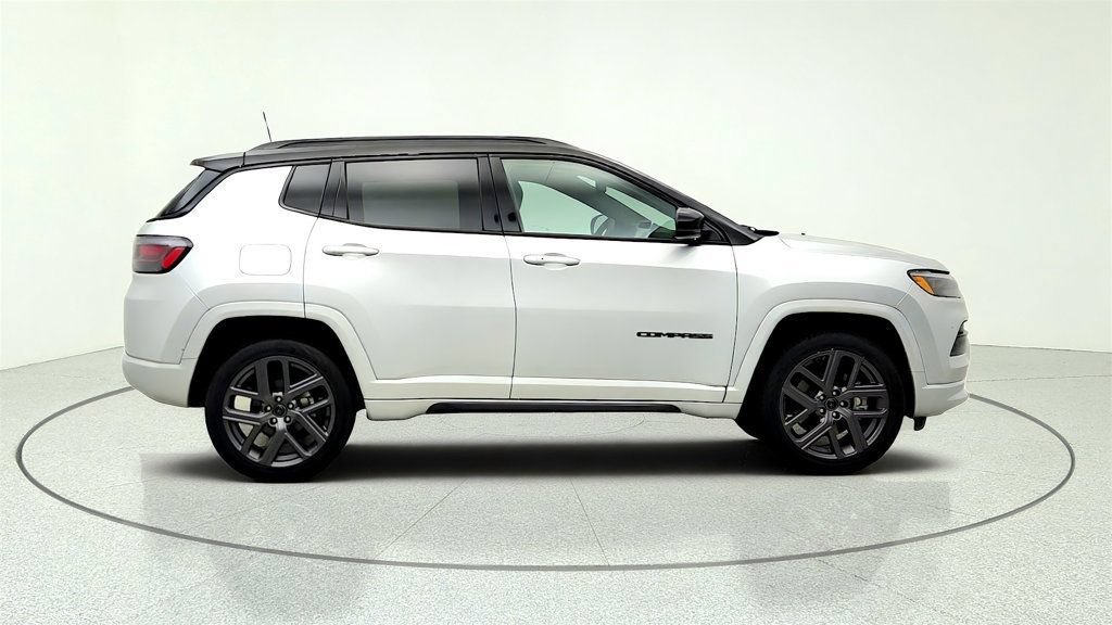 Used 2025 Jeep Compass Limited w/ High Altitude Package AWD/4WD image 4