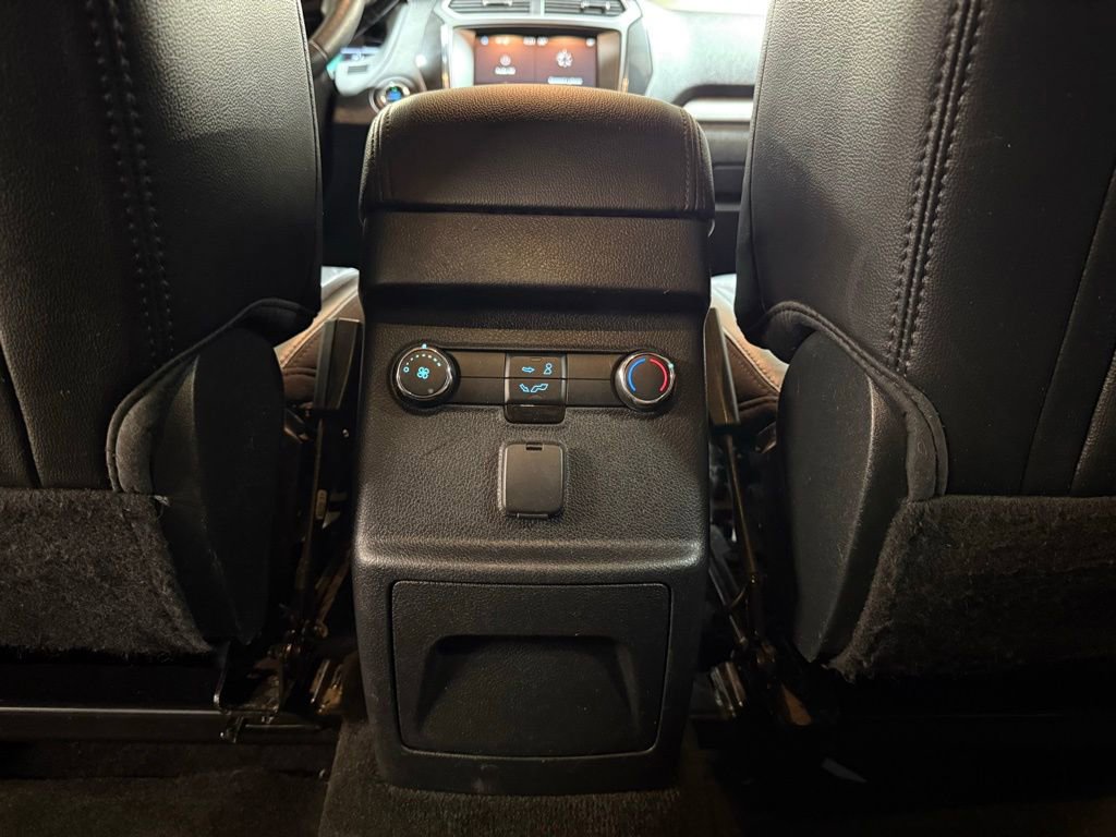 Used 2018 Ford Explorer XLT w/ Equipment Group 202A AWD/4WD image 29