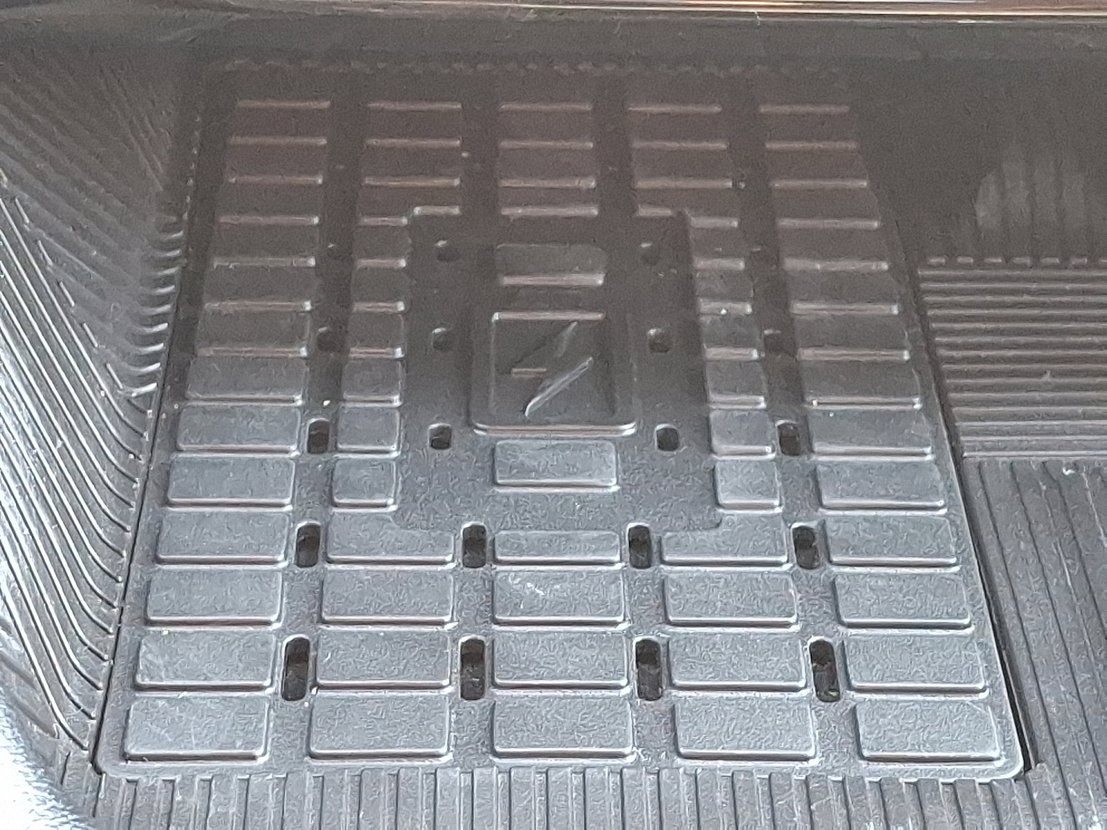 Used 2025 Ford Explorer ST image 25