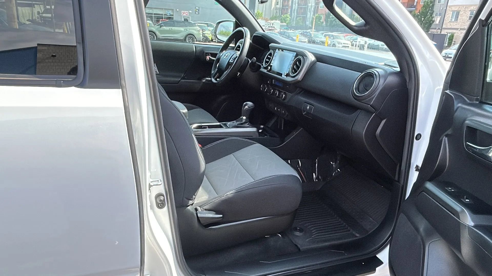 Used 2023 Toyota Tacoma TRD Off-Road image 17