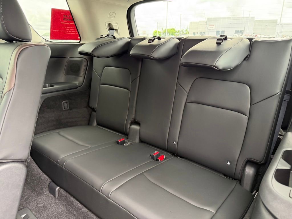 Used 2025 Nissan Pathfinder Platinum w/ Cargo Package FWD image 17