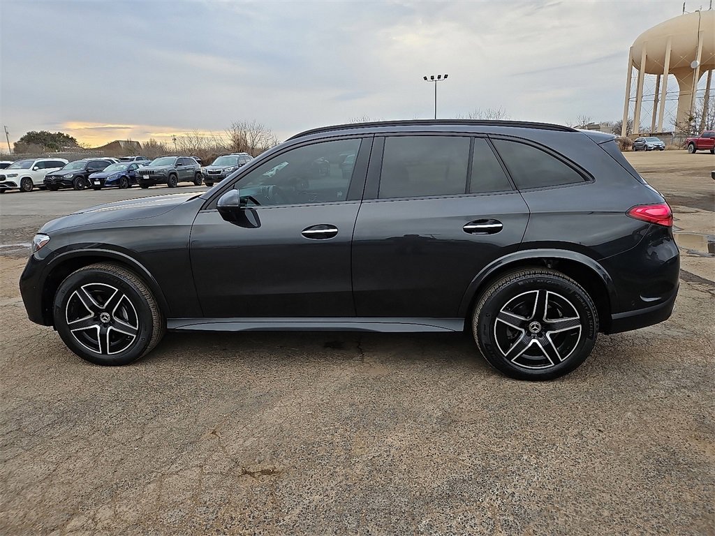 Used 2024 Mercedes-Benz GLC 300 4MATIC image 3