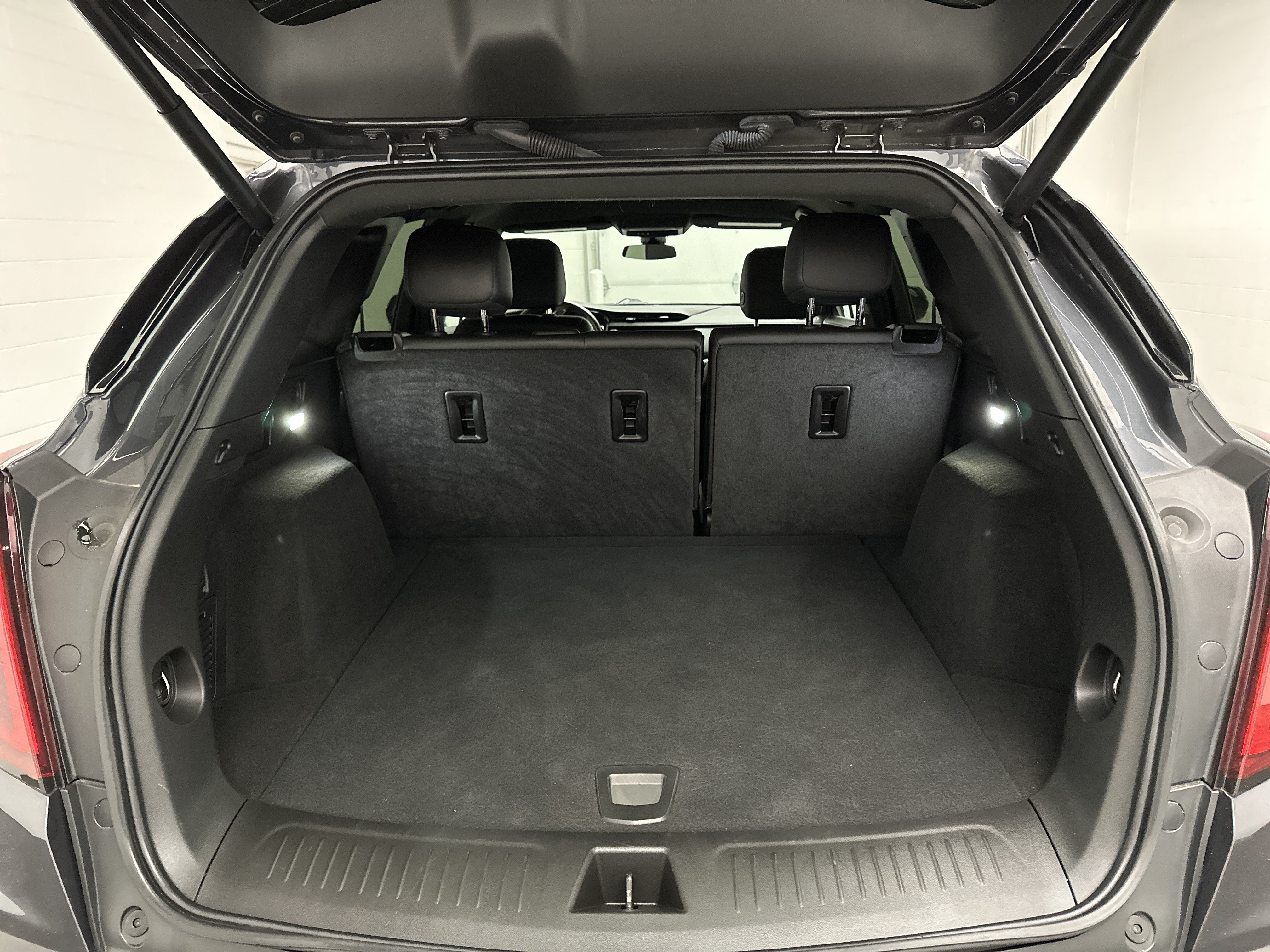 Used 2023 Cadillac XT5 Luxury AWD/4WD image 15