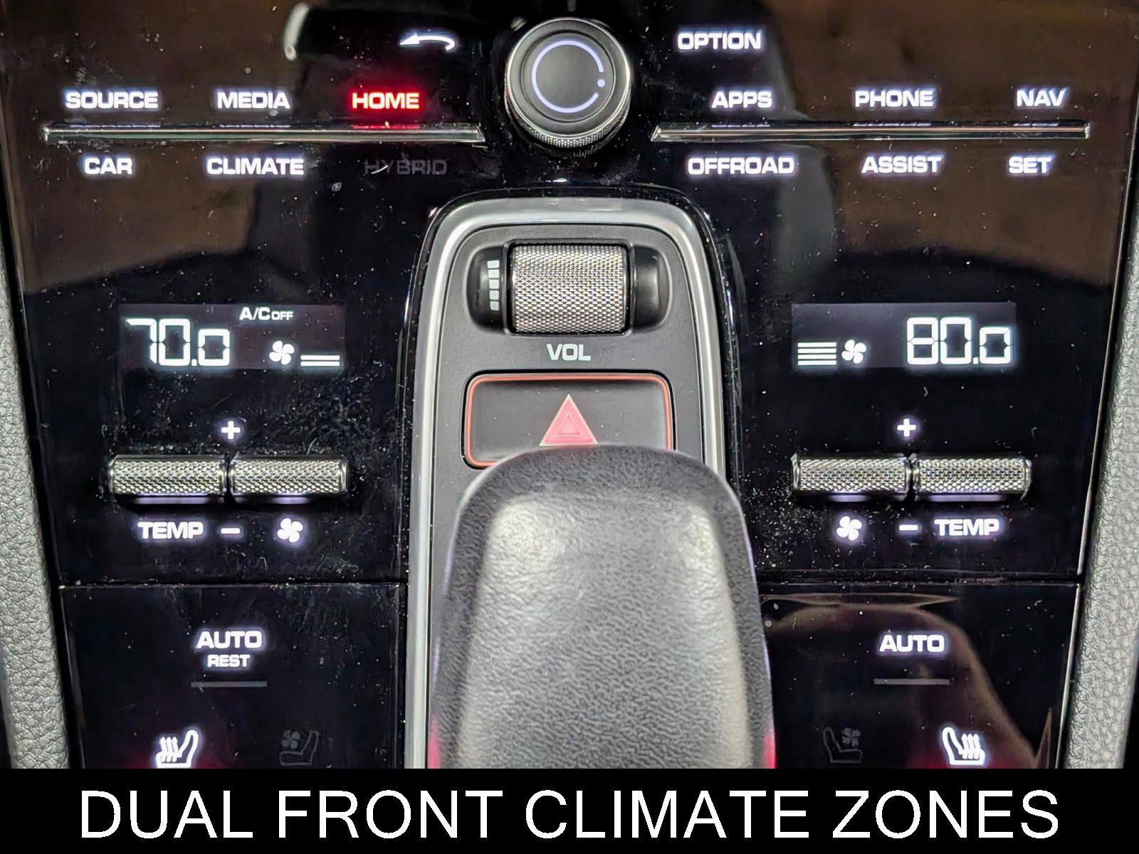 Used 2023 Porsche Cayenne Platinum Edition image 28