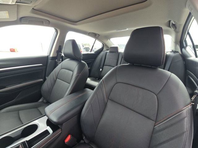 Used 2024 Nissan Altima 2.5 SR w/ SR Premium Package image 21