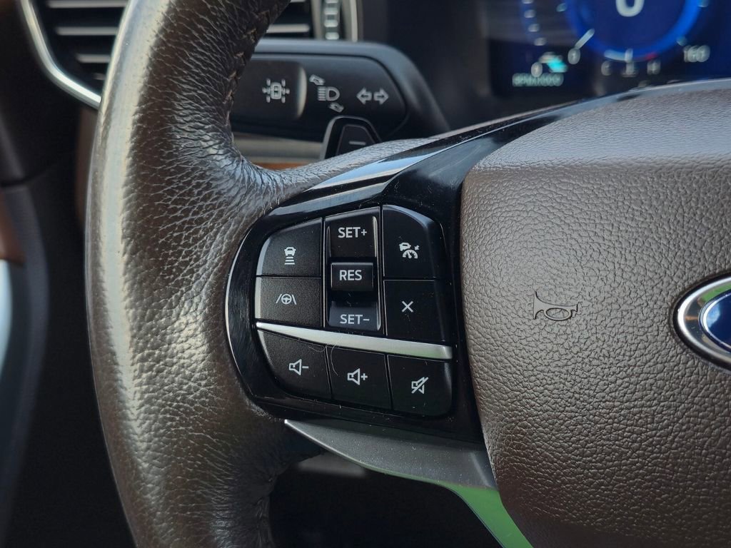 Used 2021 Ford Explorer King Ranch w/ Premium Technology Package RWD image 17