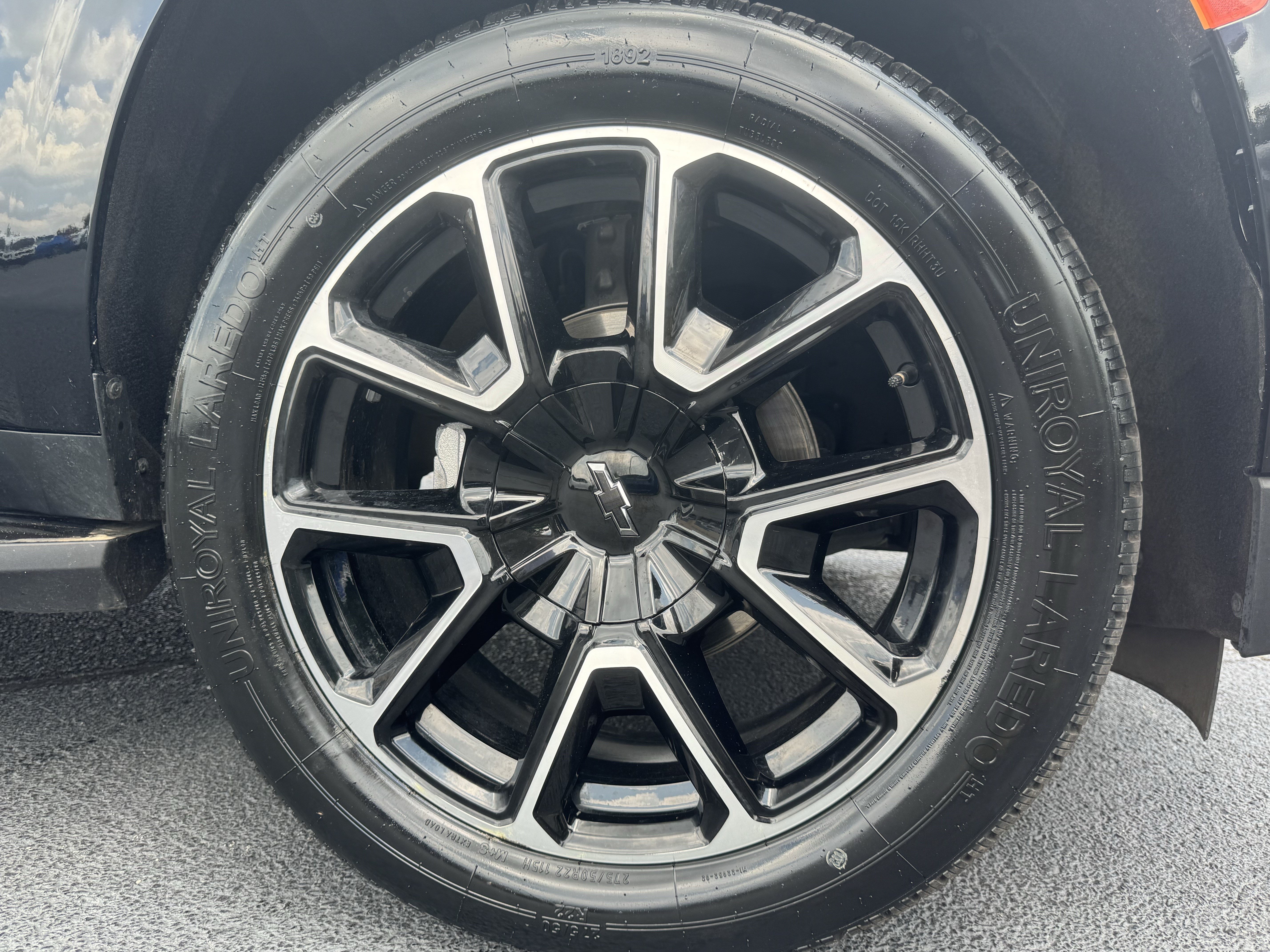 Used 2024 Chevrolet Suburban RST AWD/4WD image 15