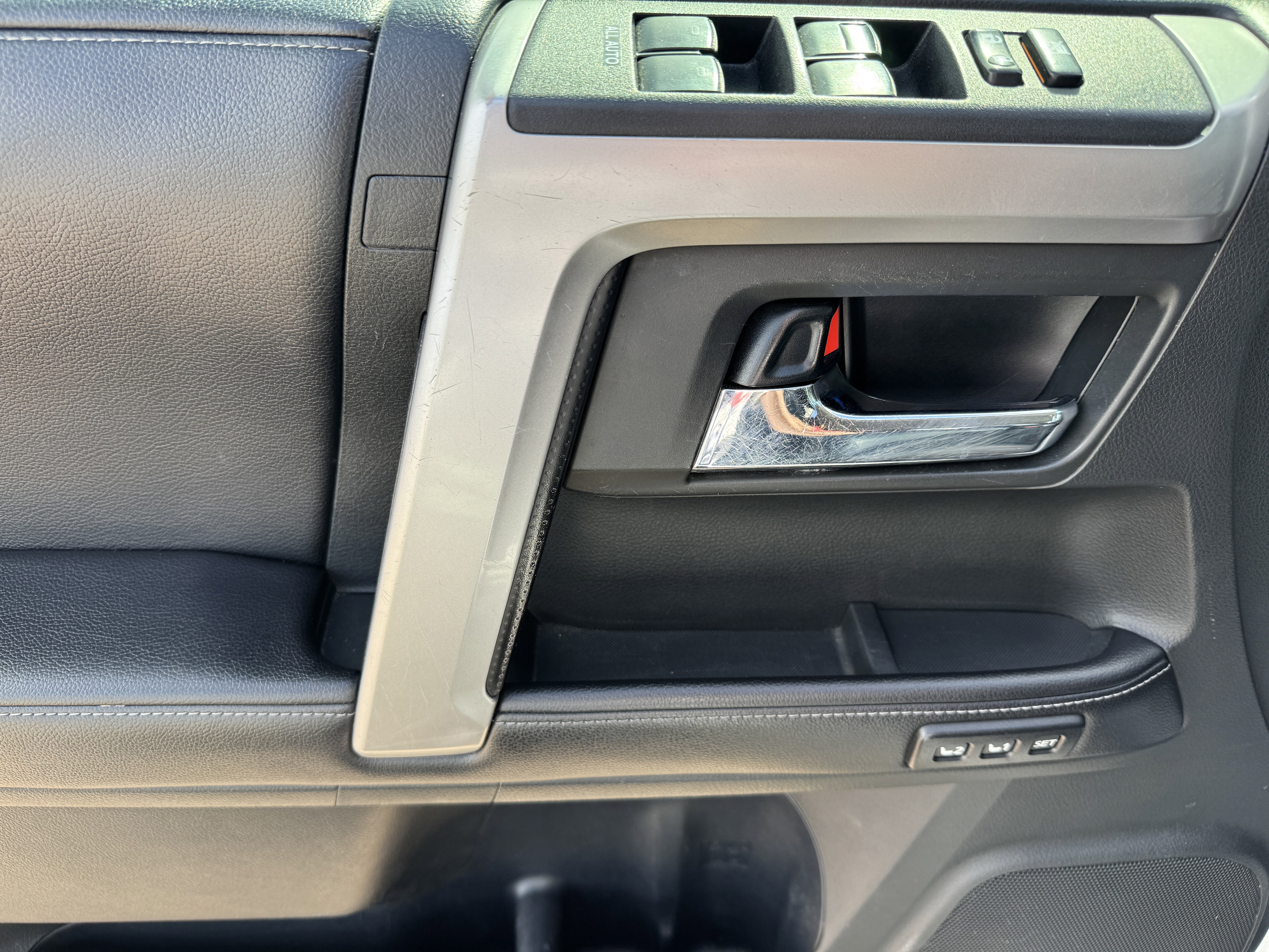Used 2017 Toyota 4Runner Limited image 9