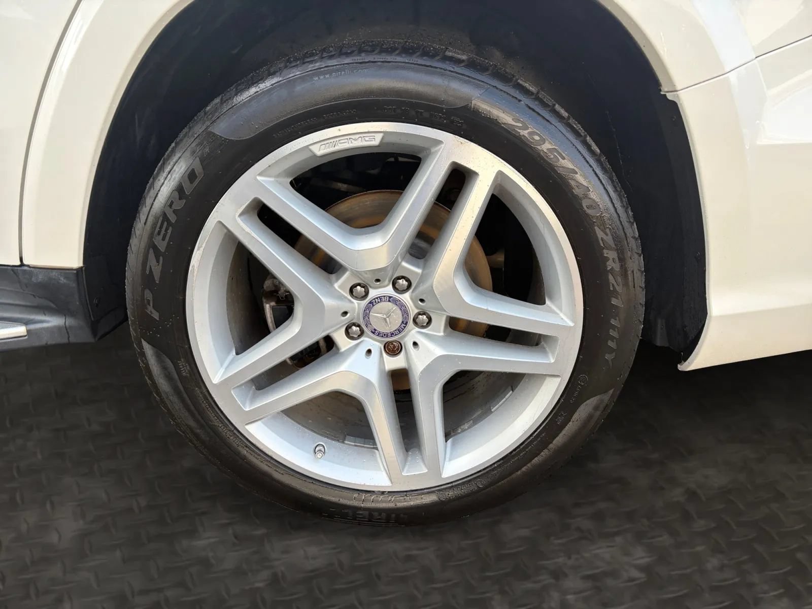 Used 2016 Mercedes-Benz GL 550 4MATIC image 44