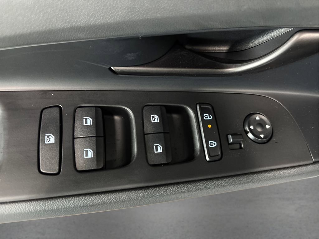 New 2026 Hyundai Elantra Sport FWD image 32