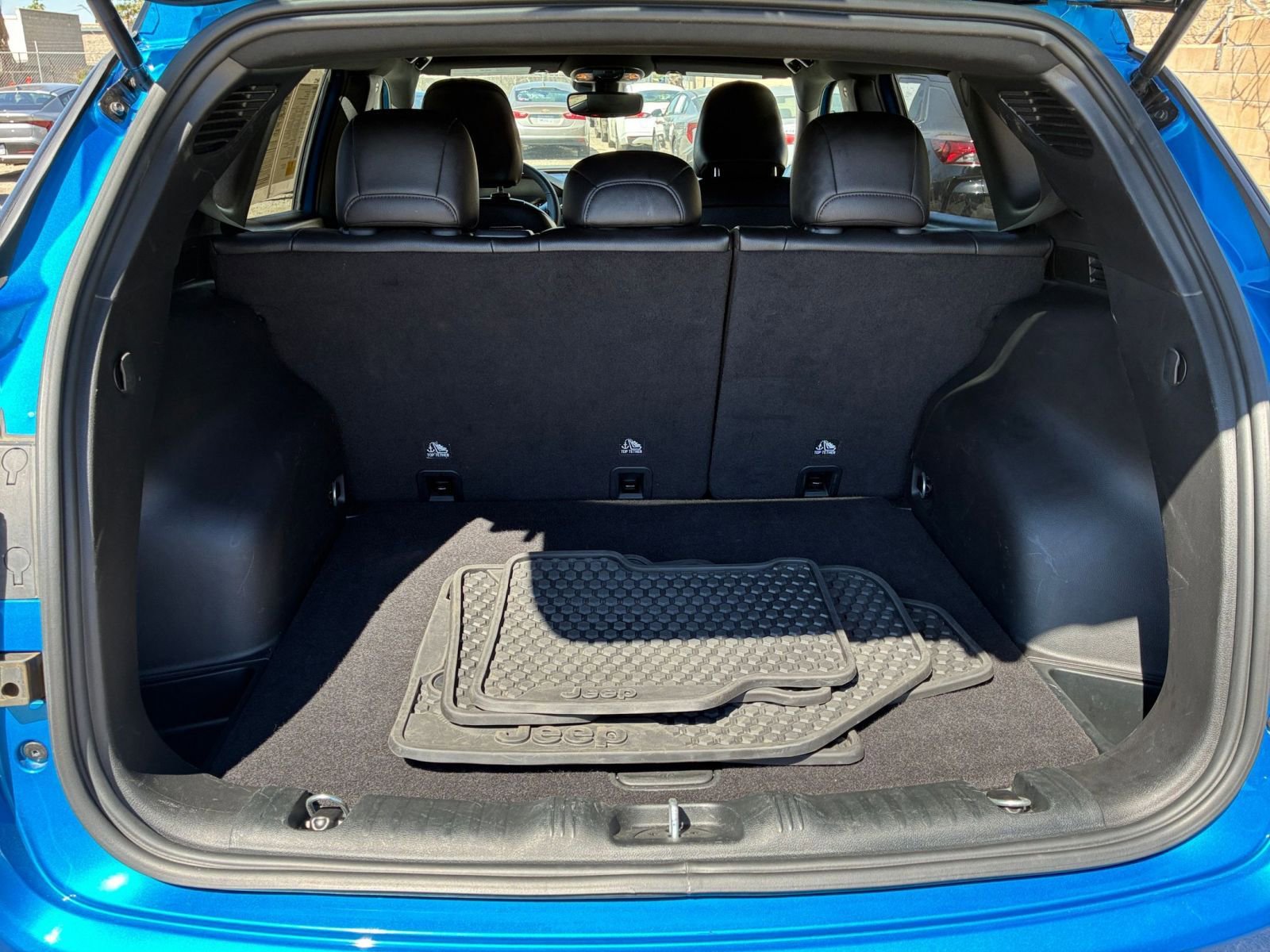 Used 2025 Jeep Compass Trailhawk AWD/4WD image 30