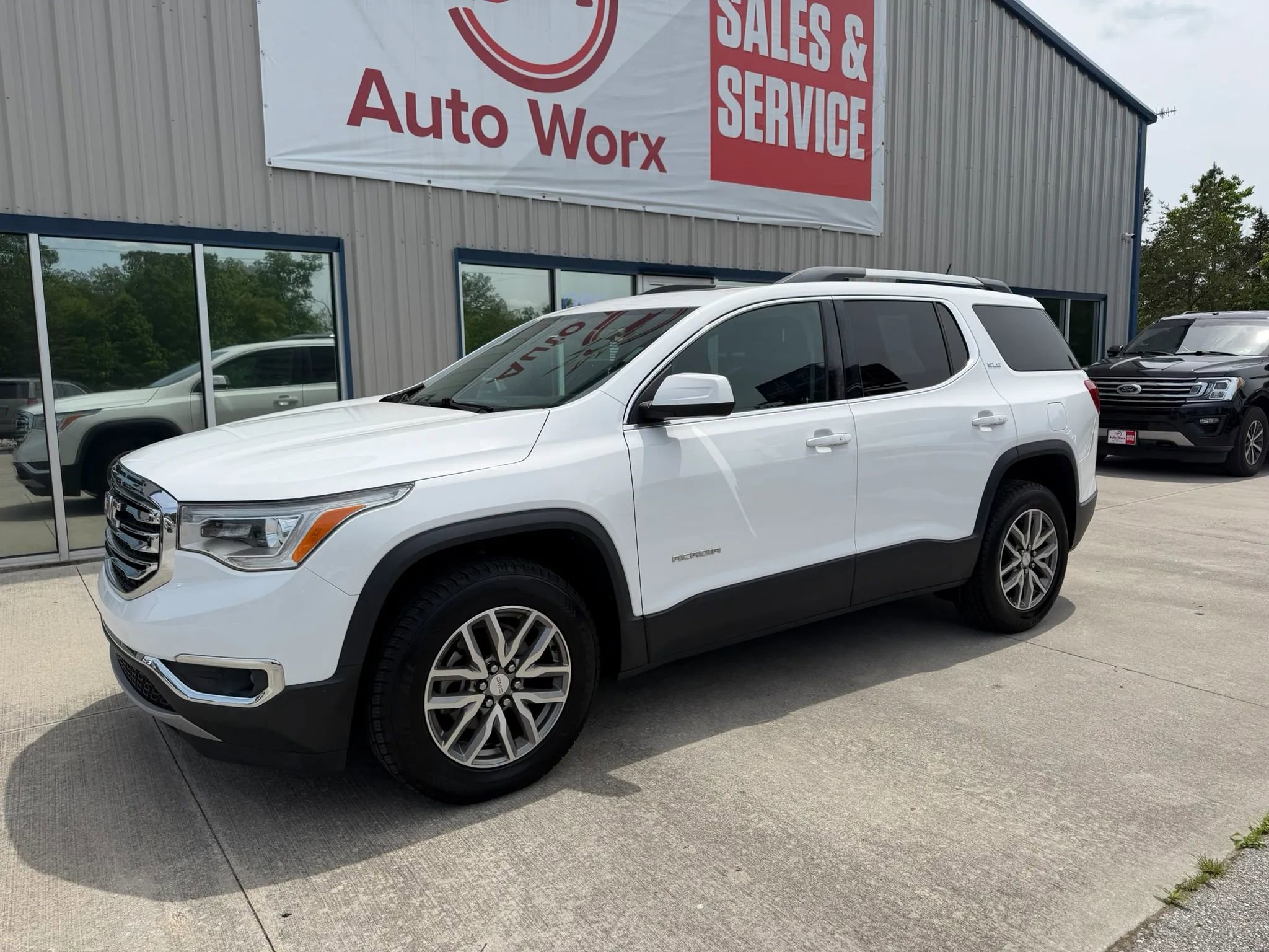 Used 2017 GMC Acadia SLE w/ Driver Alert Package I AWD/4WD image 37