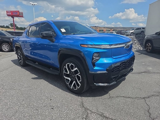 Used 2025 Chevrolet Silverado EV RST AWD/4WD image 8