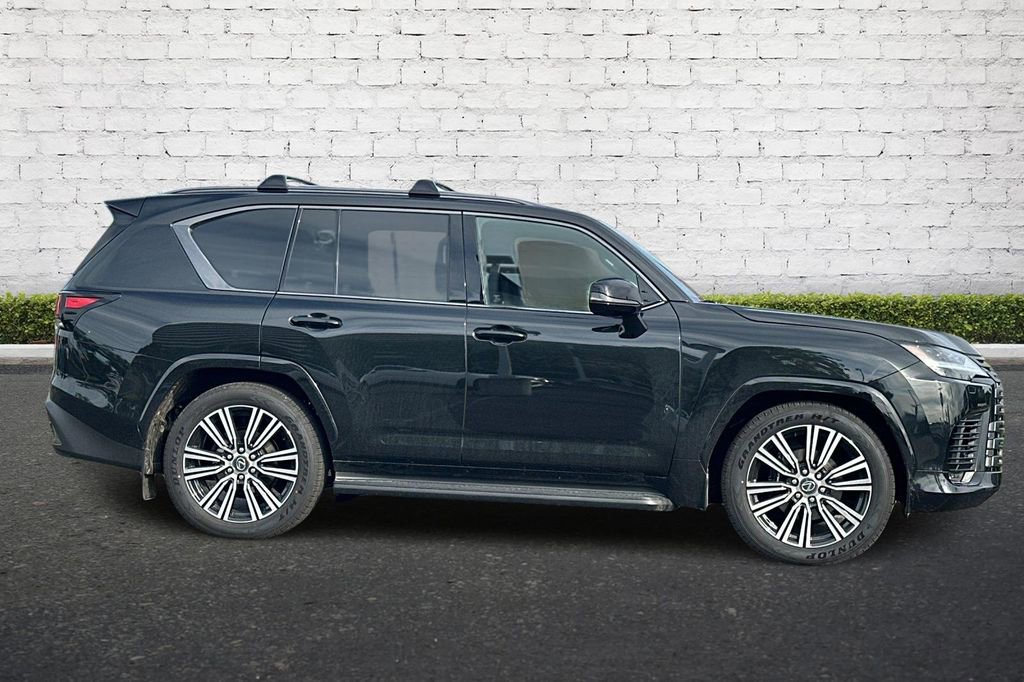 New 2026 Lexus LX 600 4WD w/ Luxury Package image 3