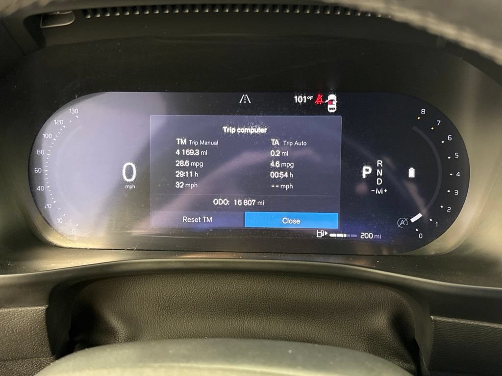 Used 2026 Volvo XC40 B5 Plus AWD/4WD image 34
