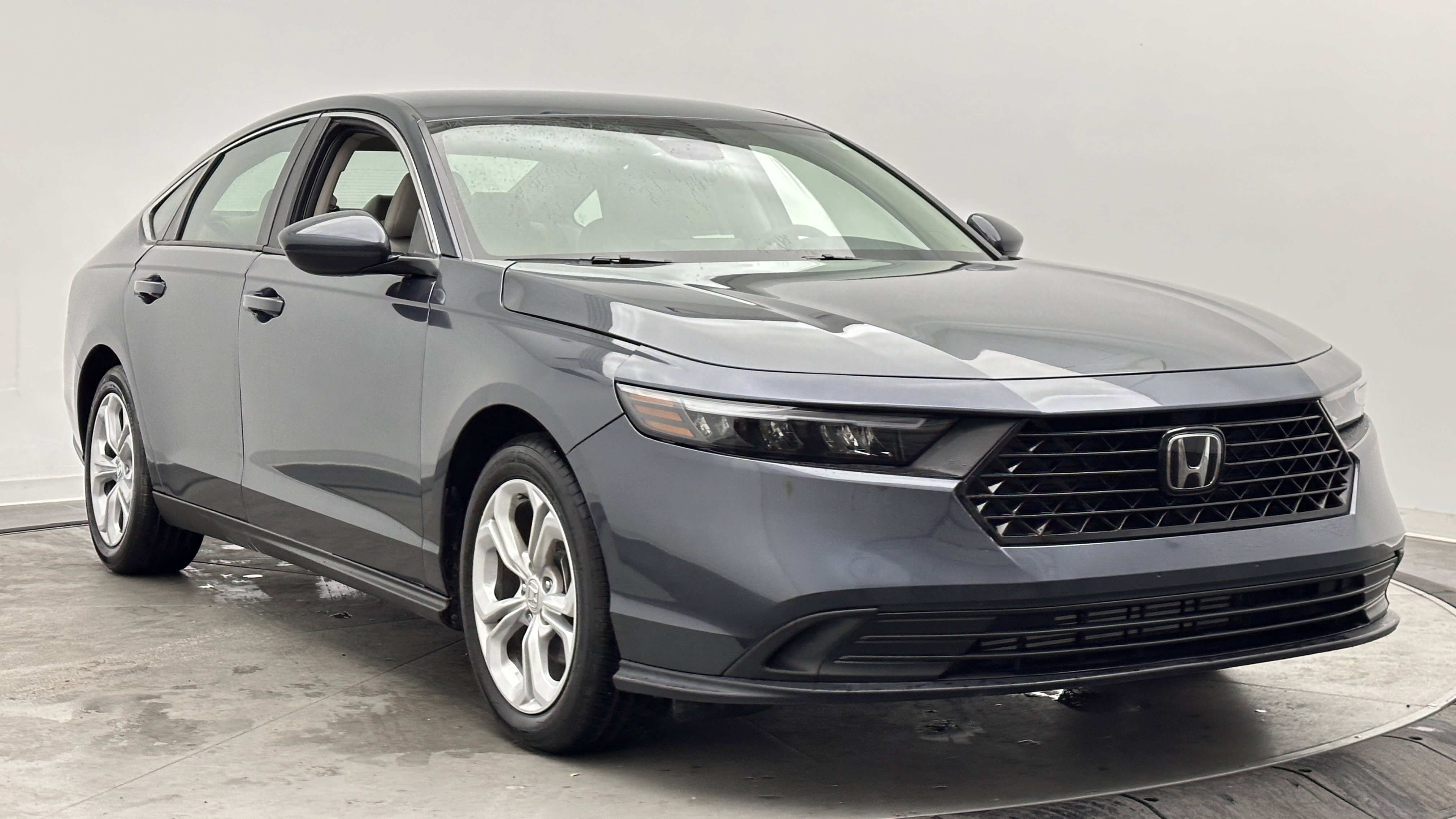 Used 2025 Honda Accord LX image 3