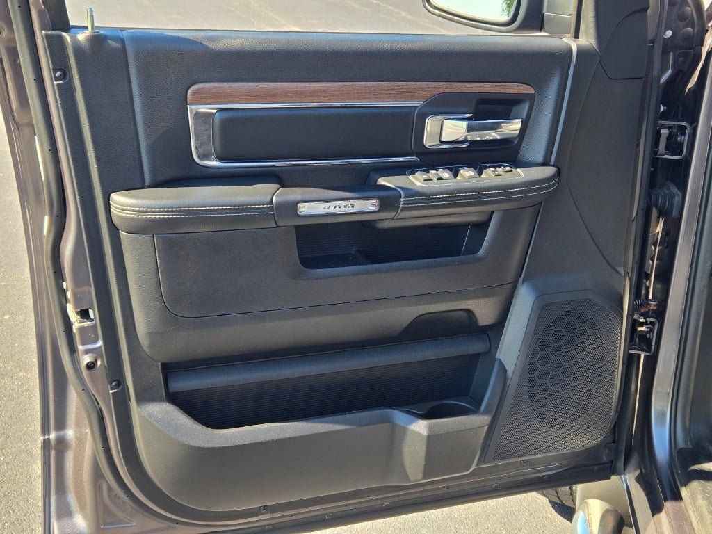 Used 2014 RAM 1500 Laramie w/ Convenience Group AWD/4WD image 20