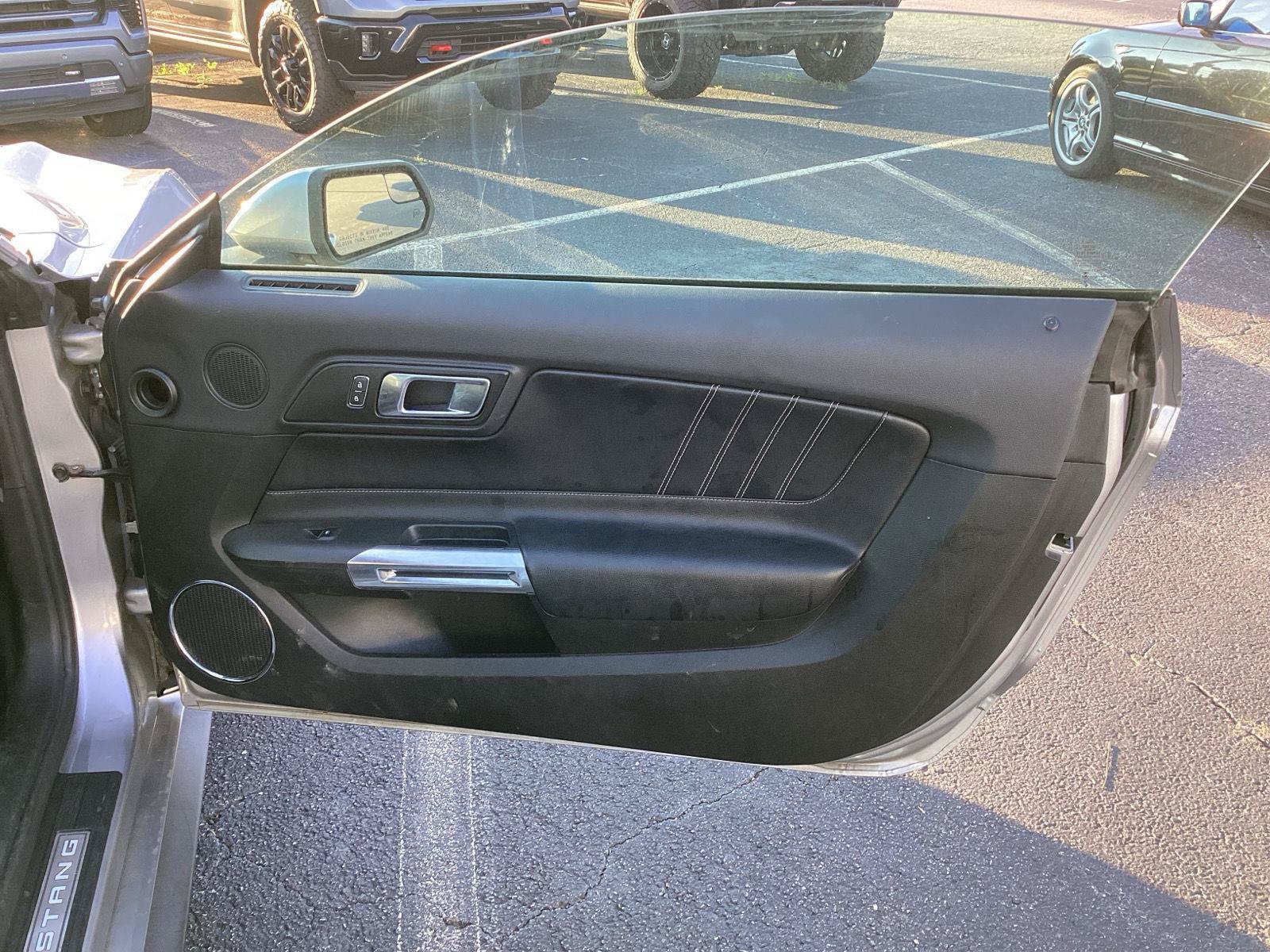 Used 2020 Ford Mustang Premium RWD image 7