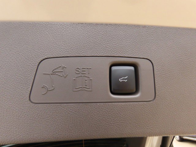 Certified 2023 Lincoln Corsair FWD w/ Equipment Group 101A image 13