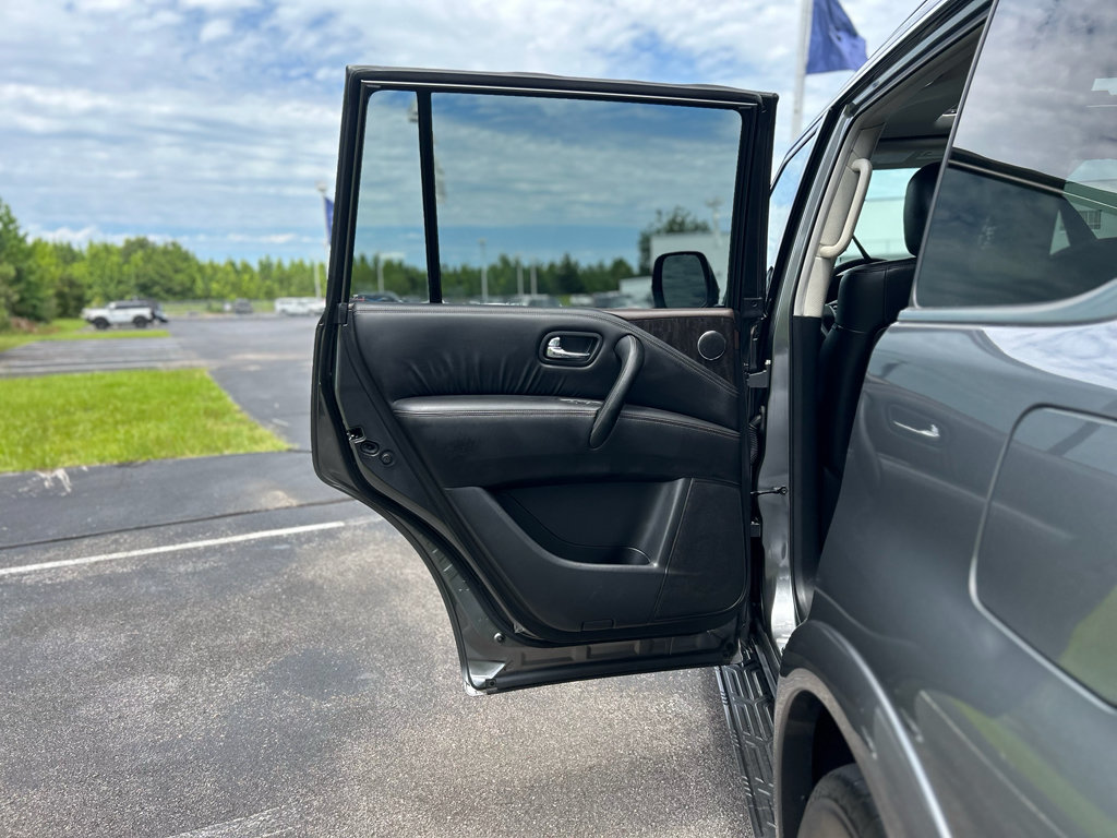 Used 2024 Nissan Armada Platinum w/ Captain's Chairs Package RWD image 18