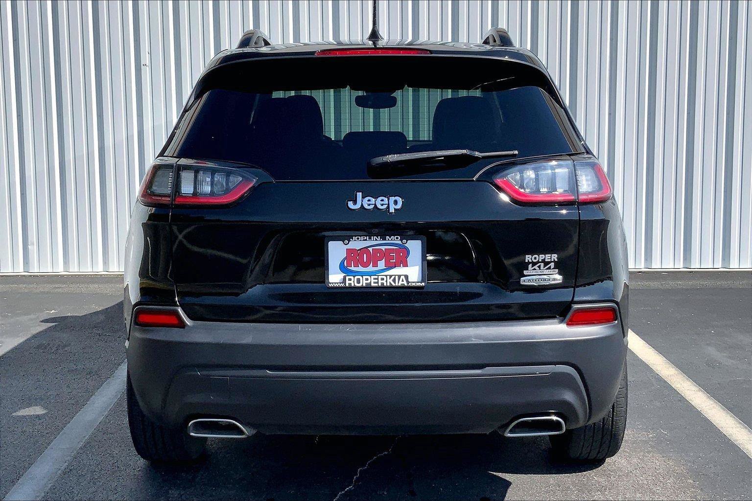 Used 2022 Jeep Cherokee Latitude Lux w/ Sun & Sound Group FWD image 4