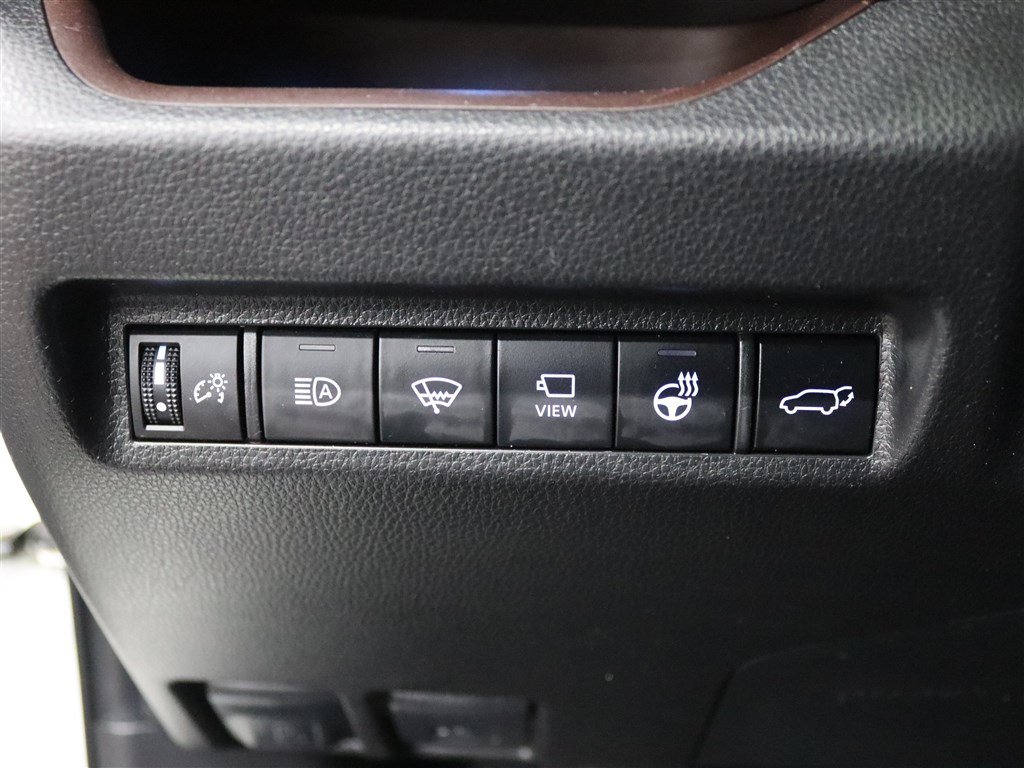 Used 2022 Toyota RAV4 Limited AWD/4WD image 32
