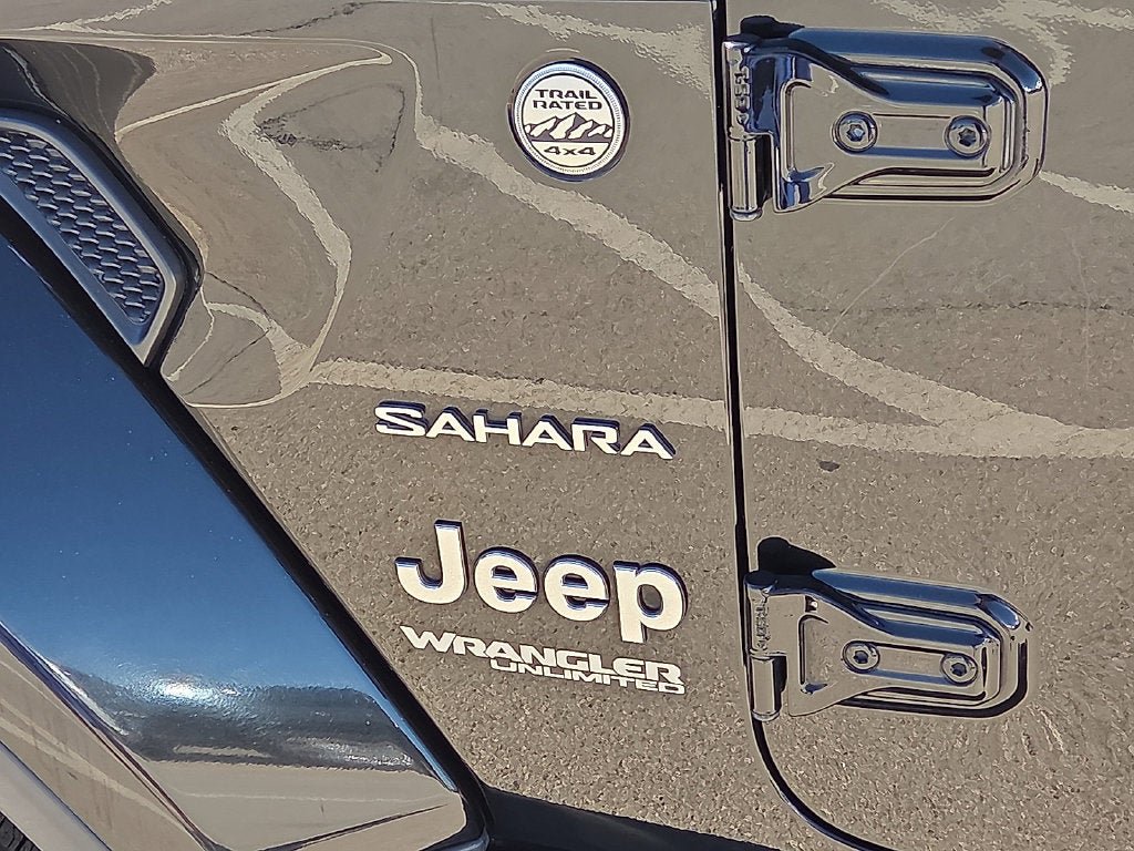 Used 2018 Jeep Wrangler Unlimited Sahara AWD/4WD image 18