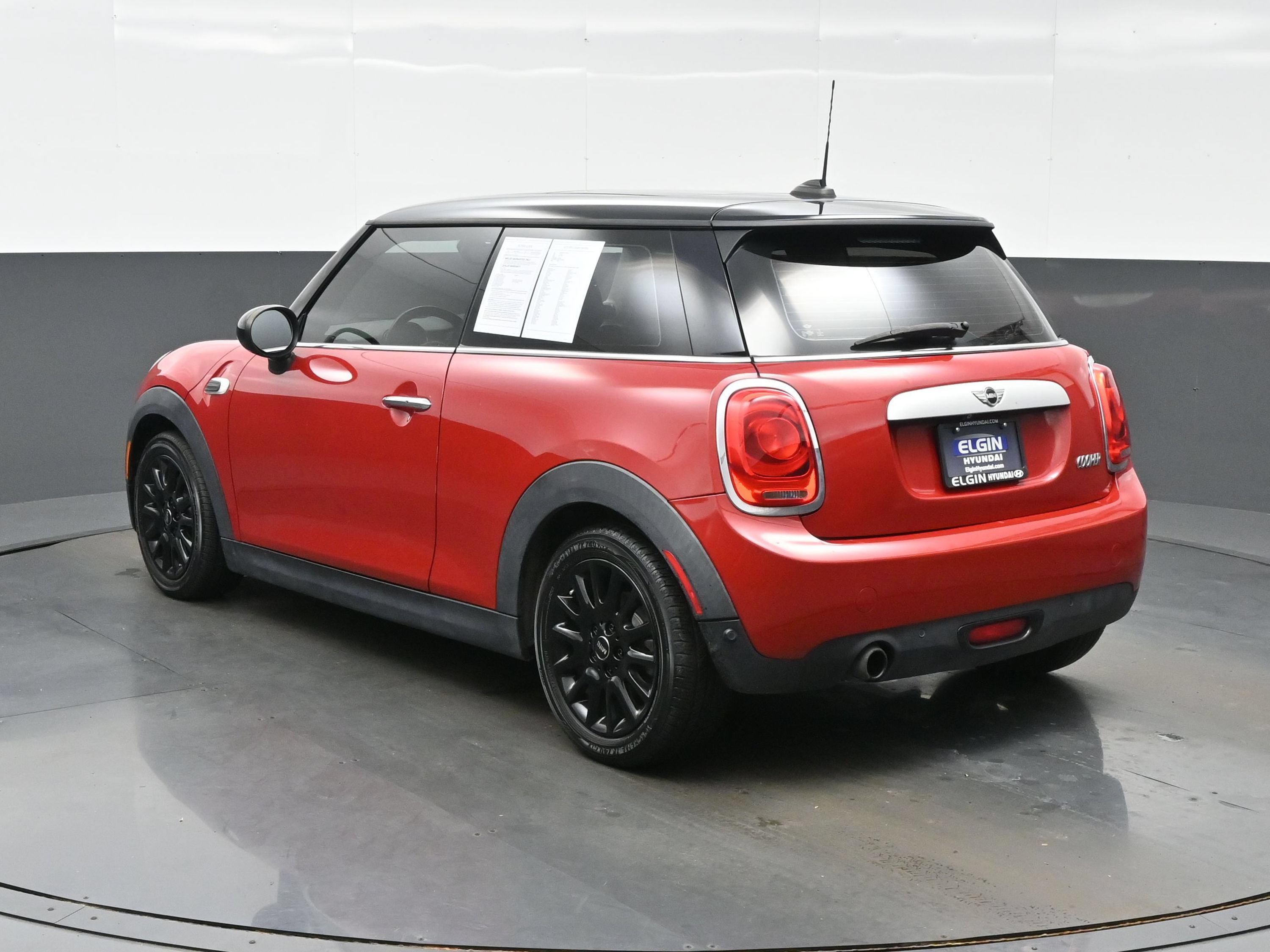 Used 2015 MINI Cooper 2-Door Hardtop FWD image 4
