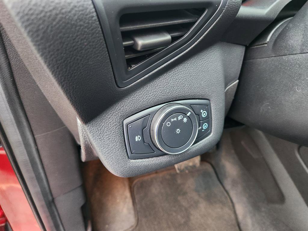 Used 2013 Ford Escape SE image 28