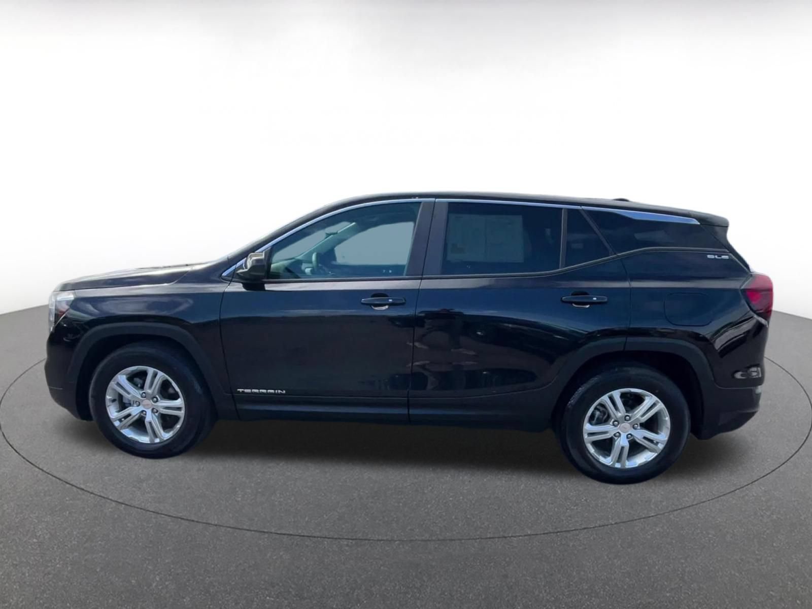 Used 2024 GMC Terrain SLE FWD image 7