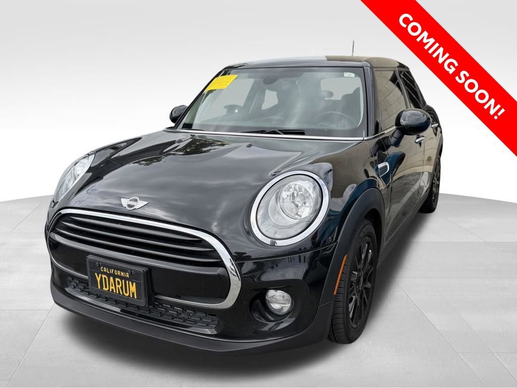 Used 2018 MINI Cooper 4-Door Hardtop FWD image 1
