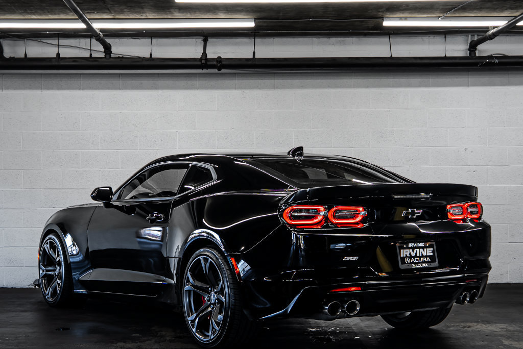 Used 2021 Chevrolet Camaro SS RWD image 3