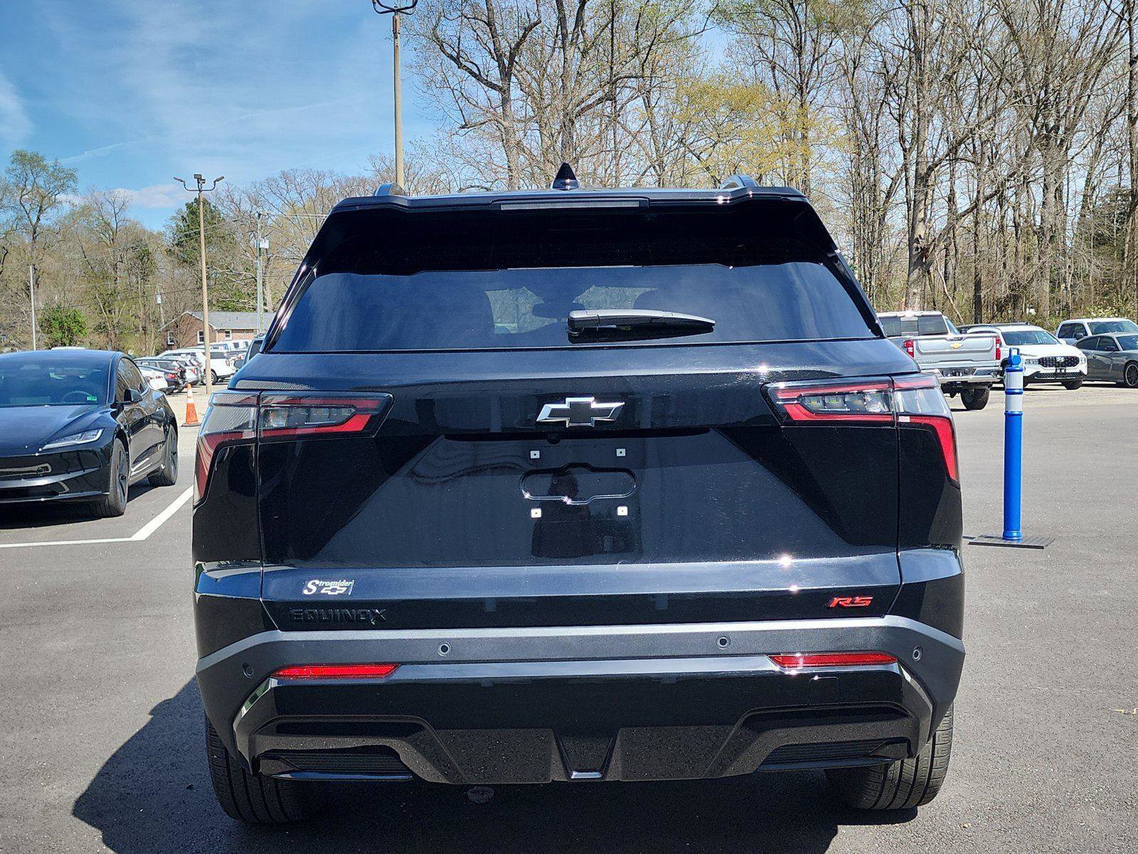 New 2026 Chevrolet Equinox RS w/ LPO, Floor Liner Package image 4