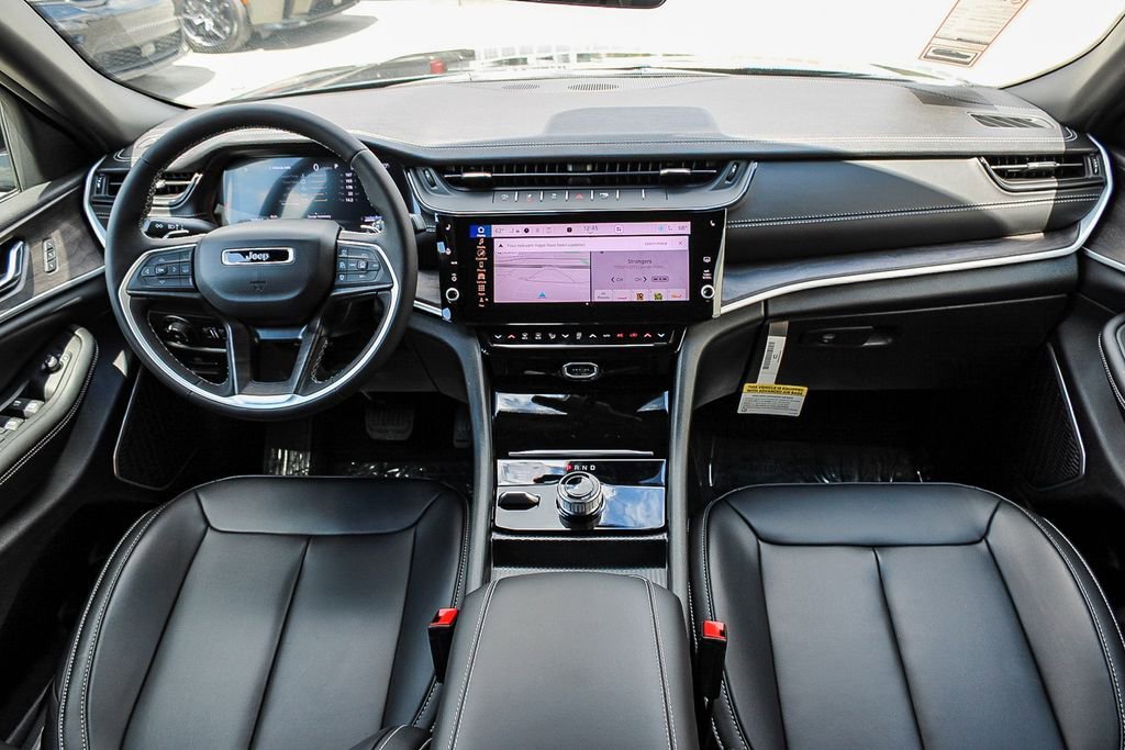 New 2026 Jeep Grand Cherokee Limited w/ Limited Altitude Package AWD/4WD image 13