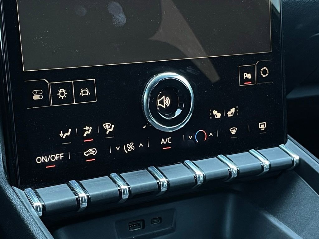 Used 2025 GMC Terrain Elevation image 19