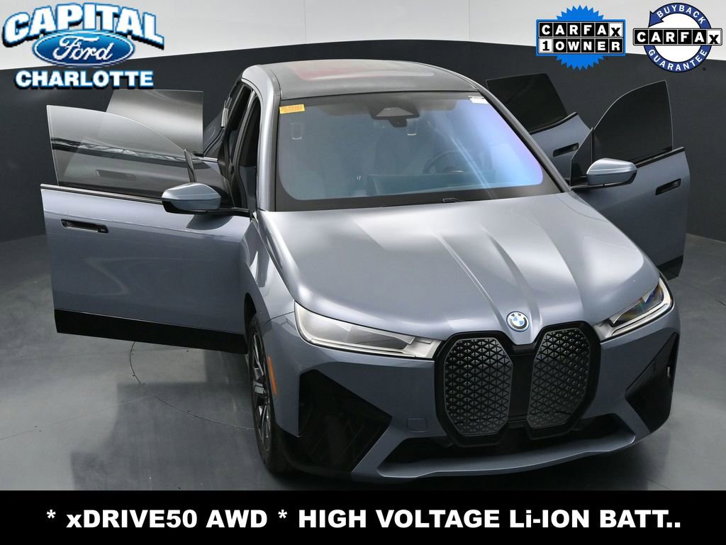 Used 2023 BMW iX xDrive50 w/ Sport Package AWD/4WD image 32