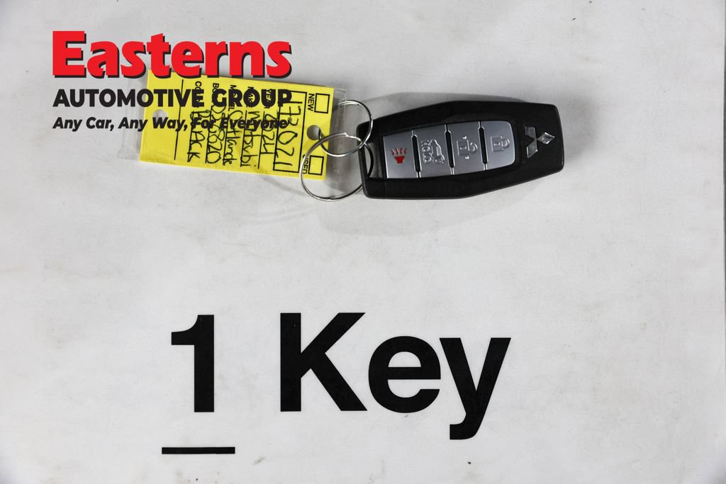 Used 2024 Mitsubishi Outlander SE AWD/4WD image 6