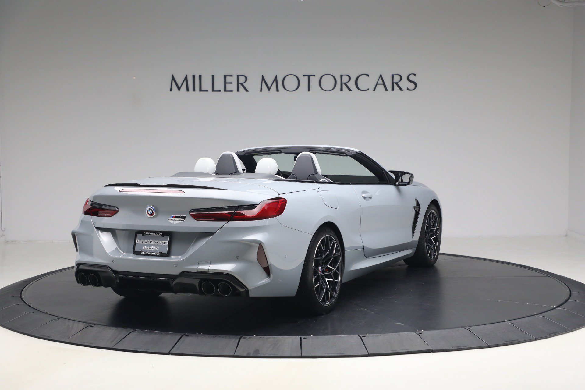 Used 2023 BMW M8 Competition w/ M Carbon Exterior Package AWD/4WD image 7