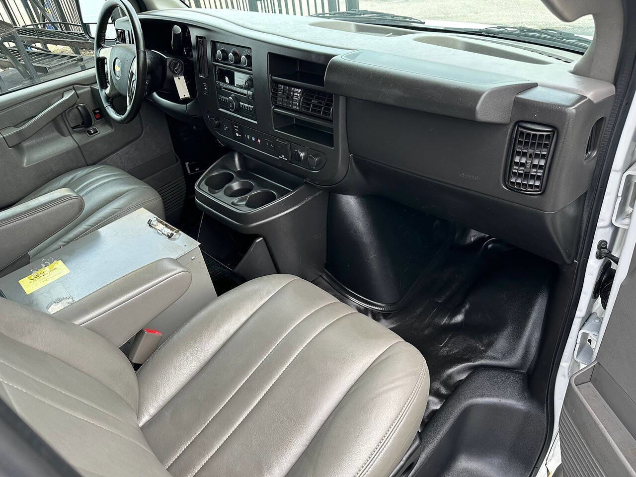 Used 2019 Chevrolet Express 3500 Extended w/ Driver Convenience Package RWD image 26