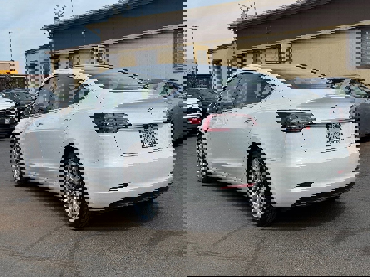 Used 2018 Tesla Model 3 Long Range image 13