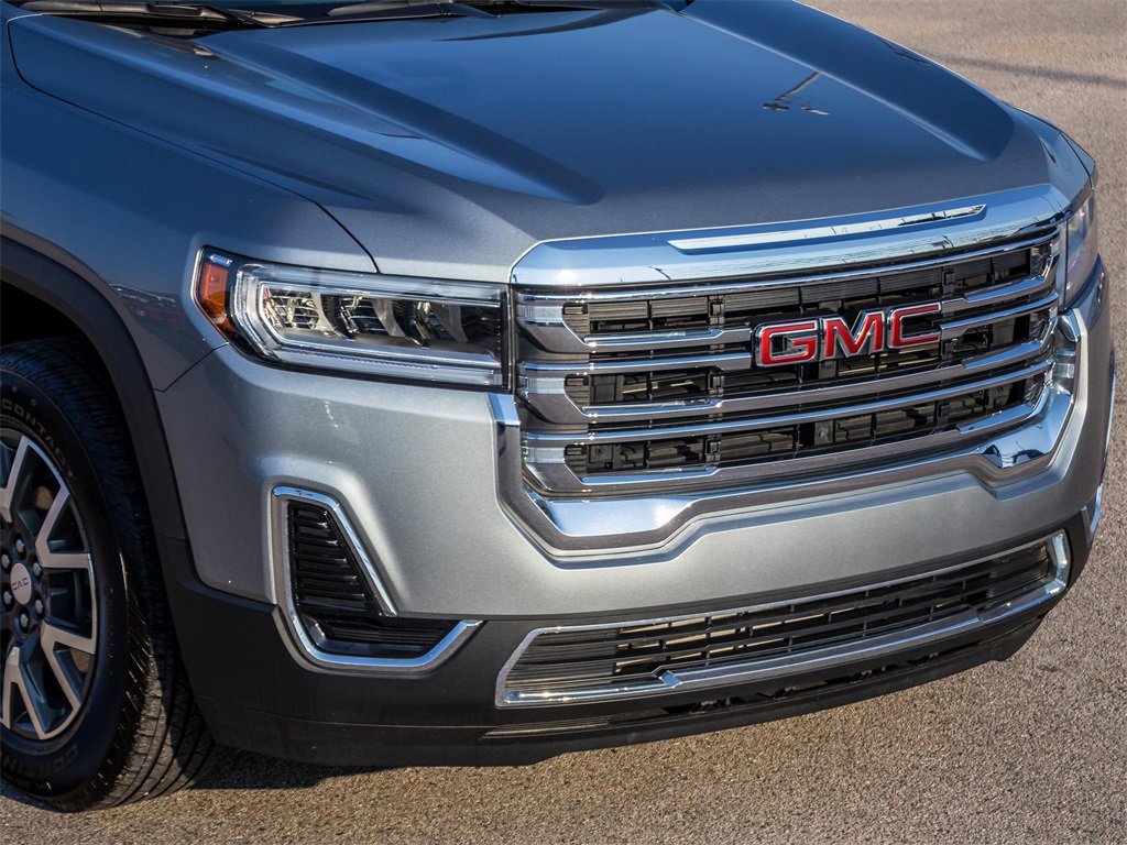 Used 2023 GMC Acadia SLE w/ Driver Convenience Package image 3