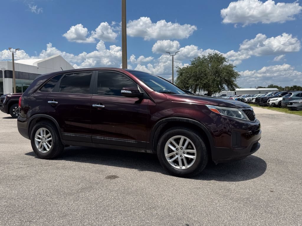 Used 2015 Kia Sorento LX FWD image 2